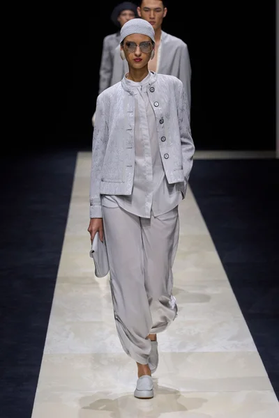 Look 3
